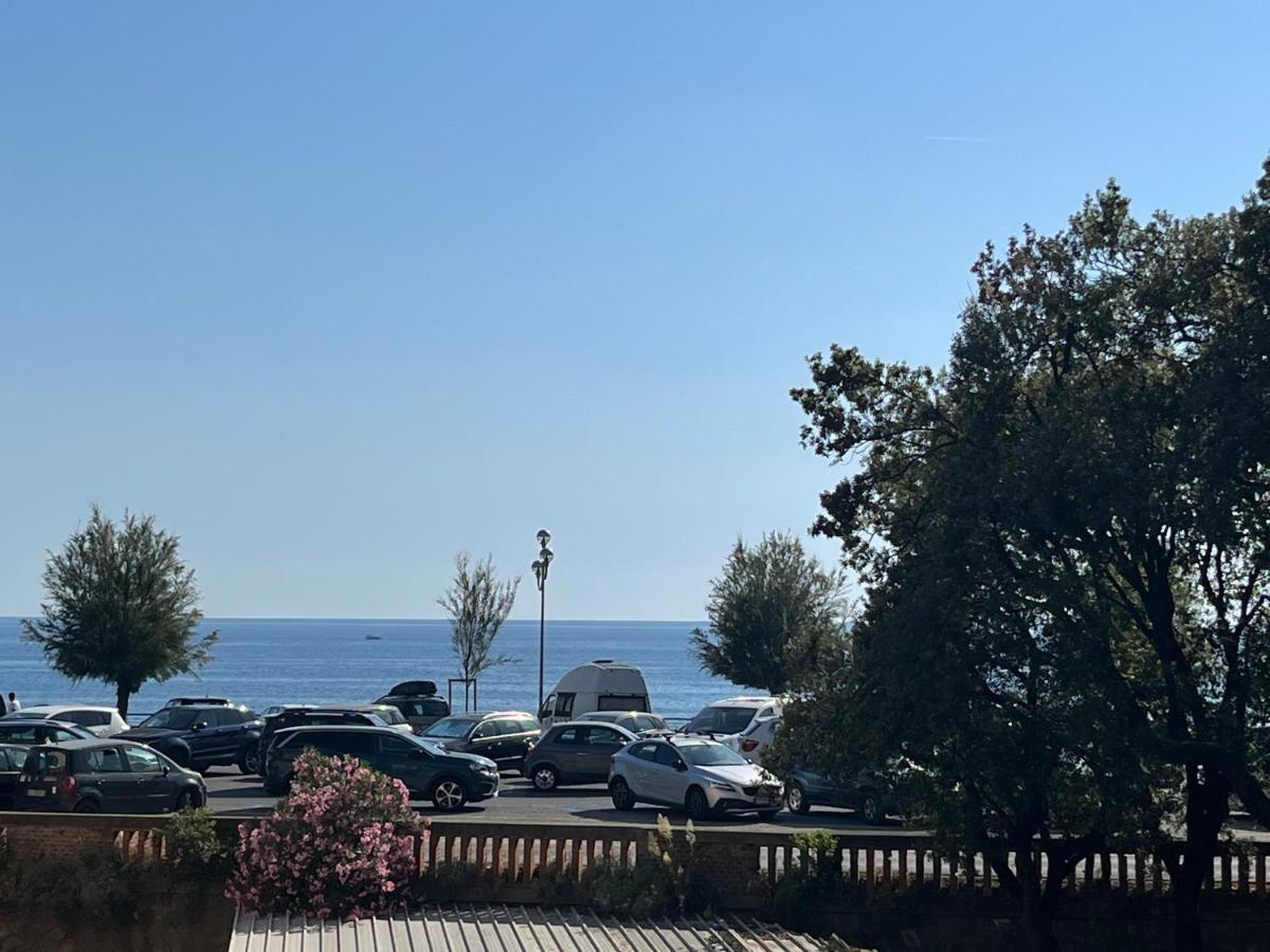 Appartamento Aria Di Mare Леванто Экстерьер фото